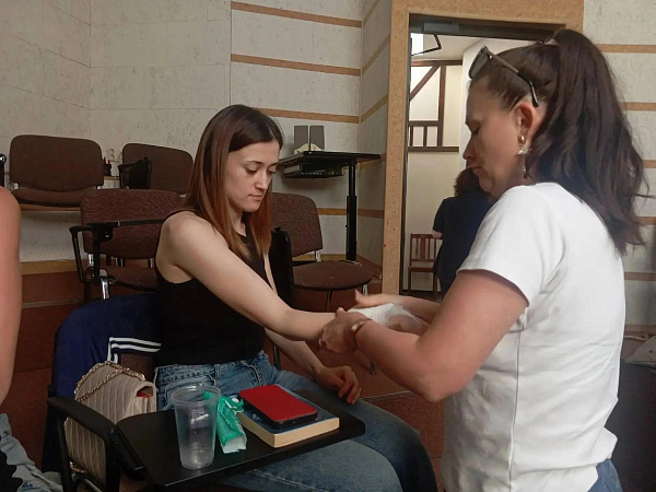 Занятие по первой помощи для команды «Красавицы Калининского района Санкт-Петербурга»
