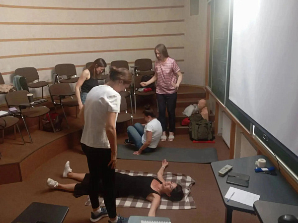 Занятие по первой помощи для команды «Красавицы Калининского района Санкт-Петербурга»
